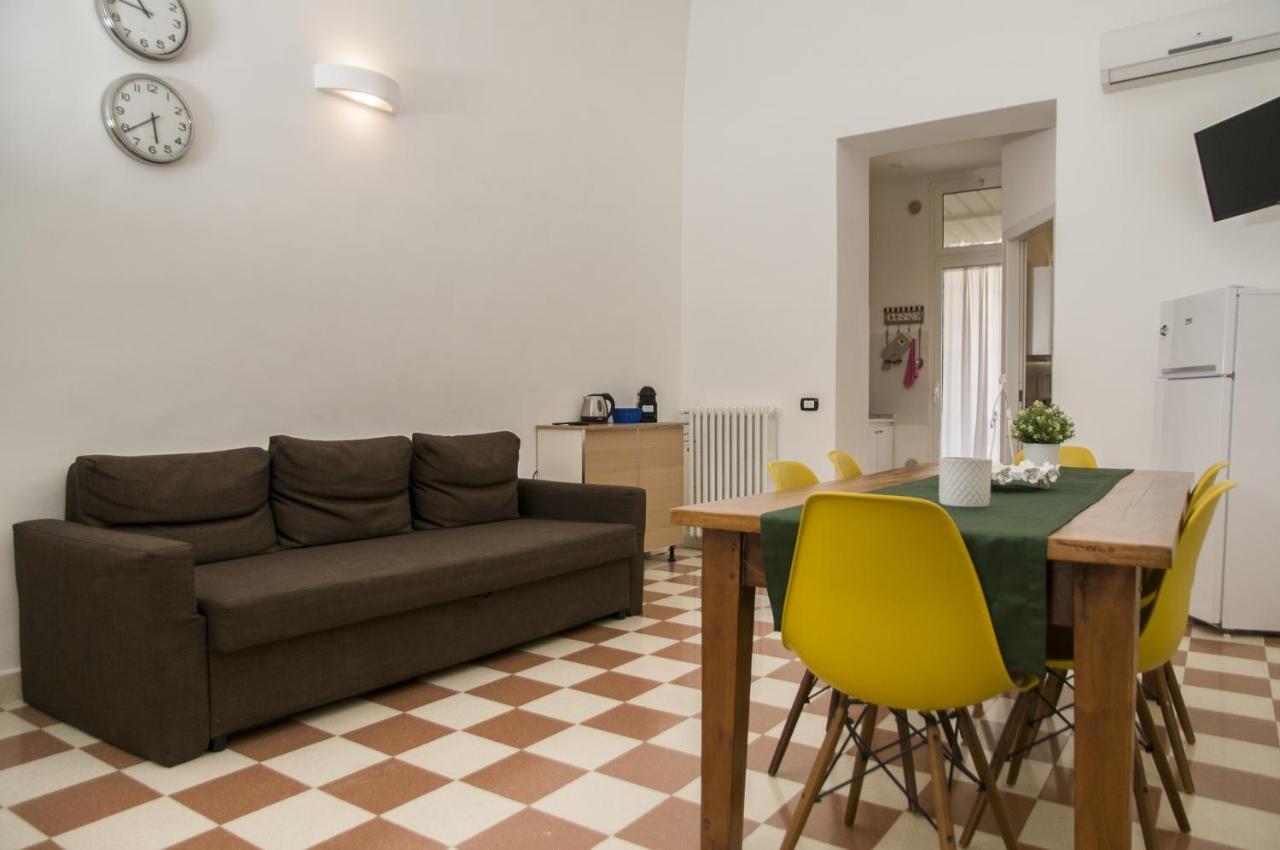 Palazzo Italia Apartments Bari Exteriör bild