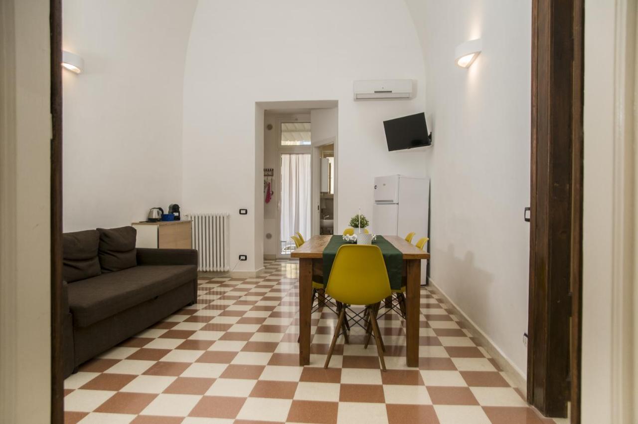 Palazzo Italia Apartments Bari Exteriör bild