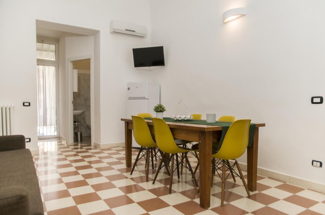 Palazzo Italia Apartments Bari Exteriör bild
