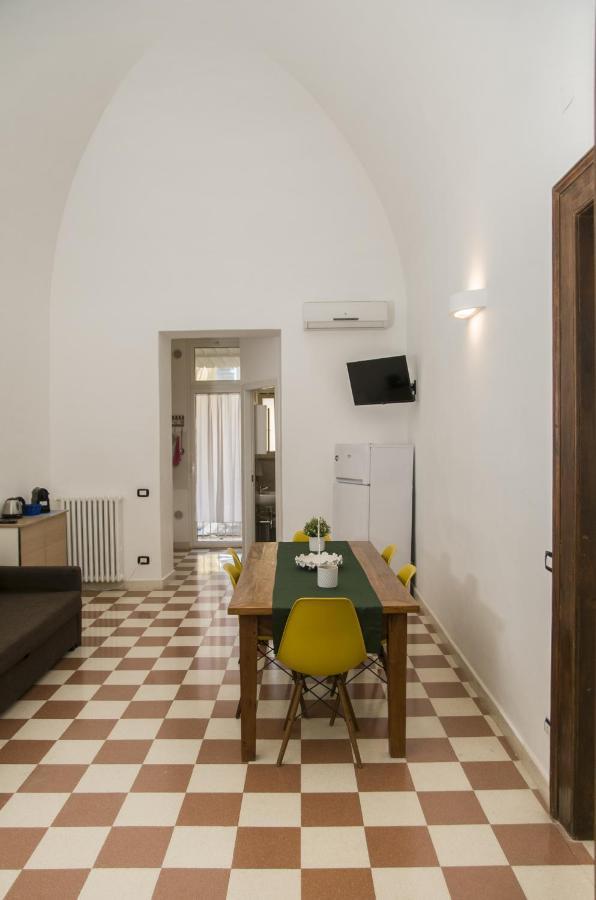 Palazzo Italia Apartments Bari Exteriör bild