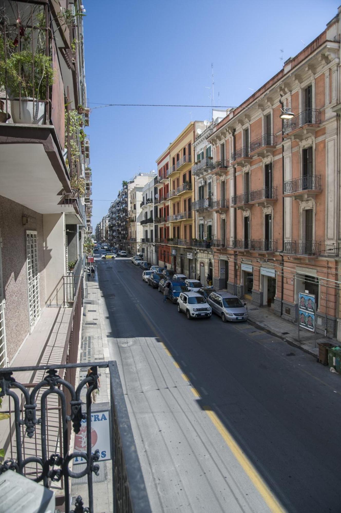 Palazzo Italia Apartments Bari Exteriör bild